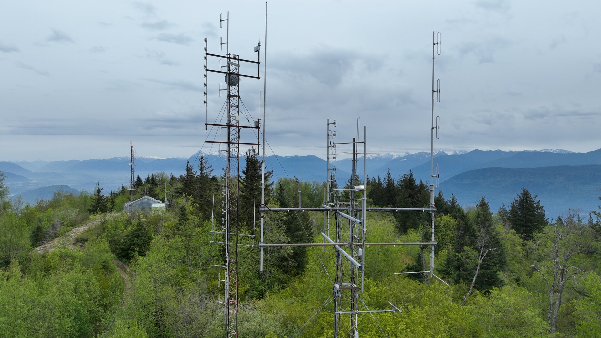 VE7RVA repeater site on Sumas Mountain